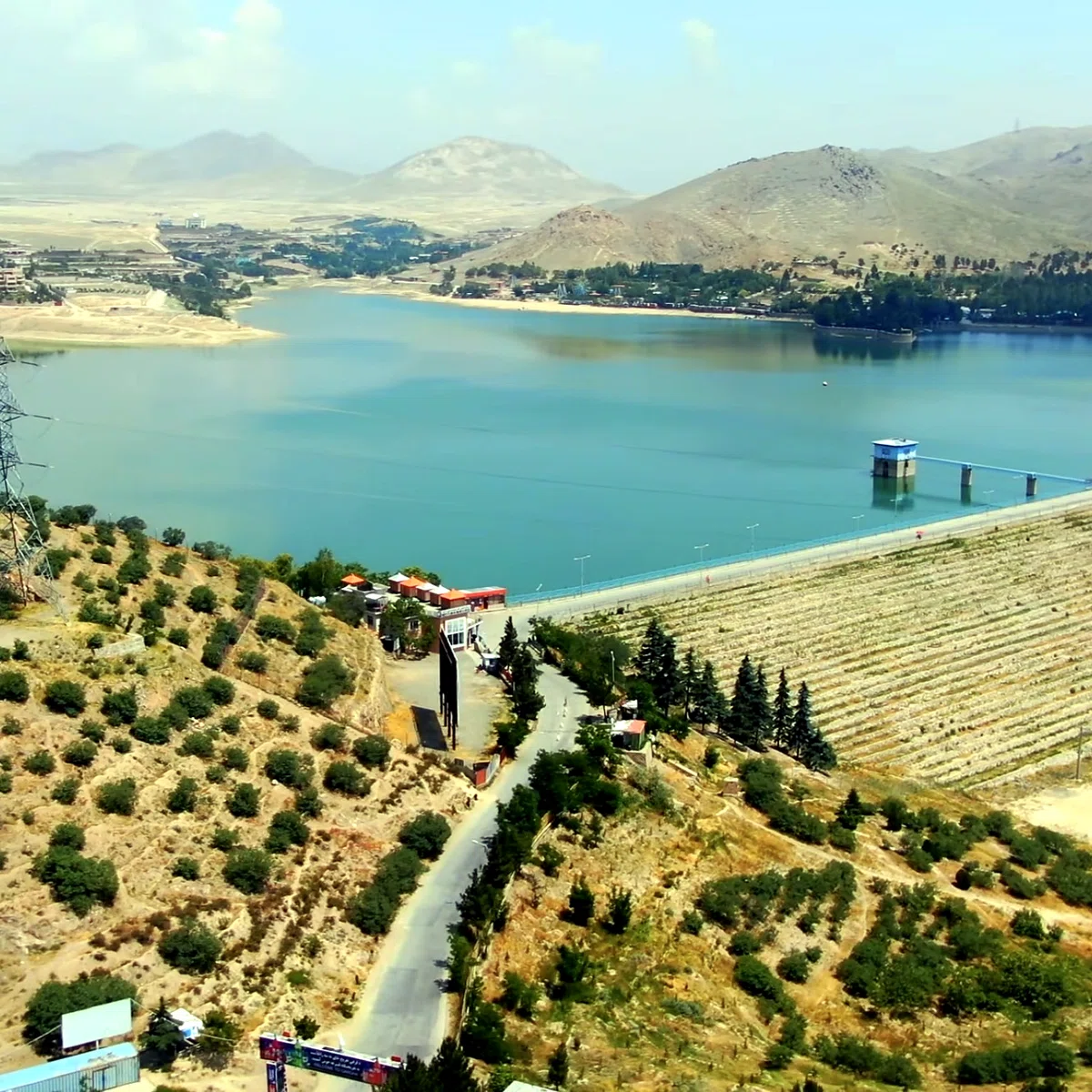 Qargha Lake — view 7