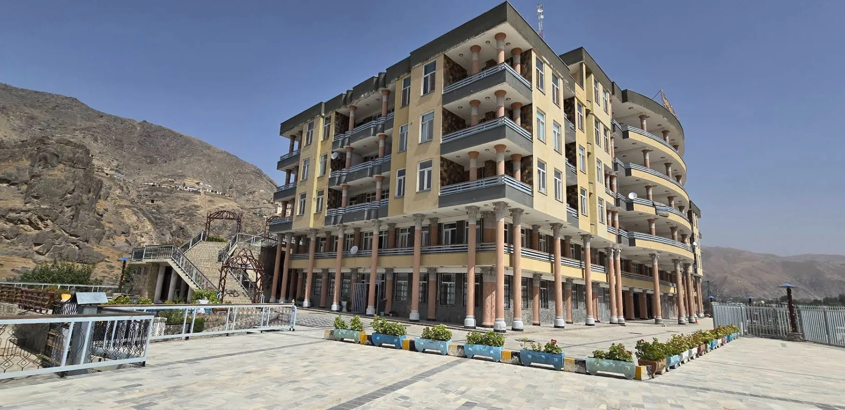 Bam Dunya Hotel