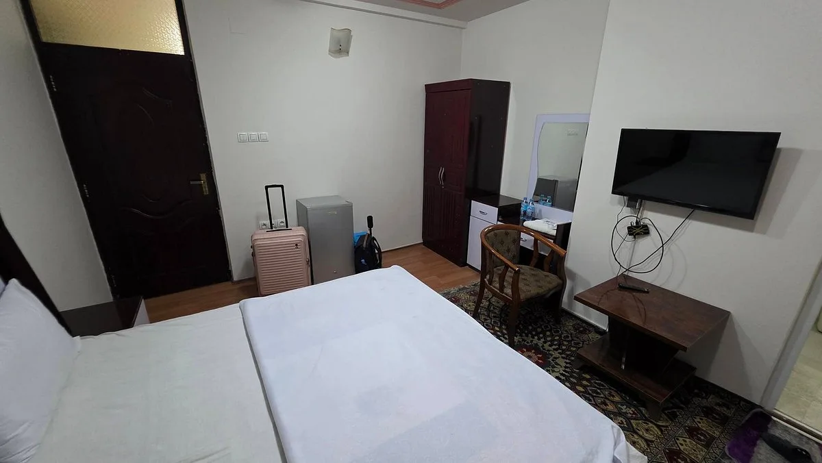 Barat Hotel room